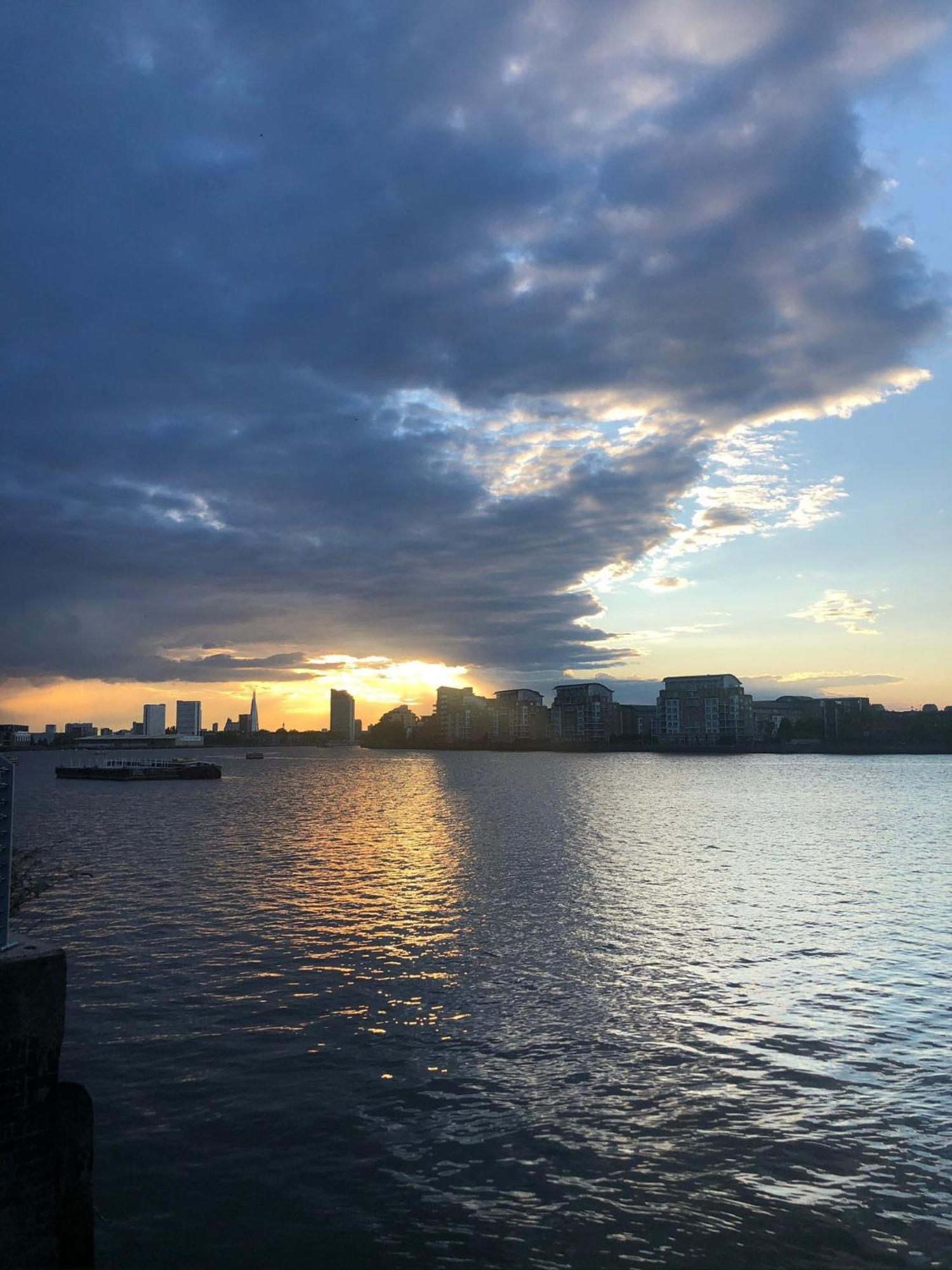 Greenwich Apartment With A River View & Balcony Near The 02 Arena & North Greenwich With Free Wifi & Fast Links Into Central Londen Buitenkant foto