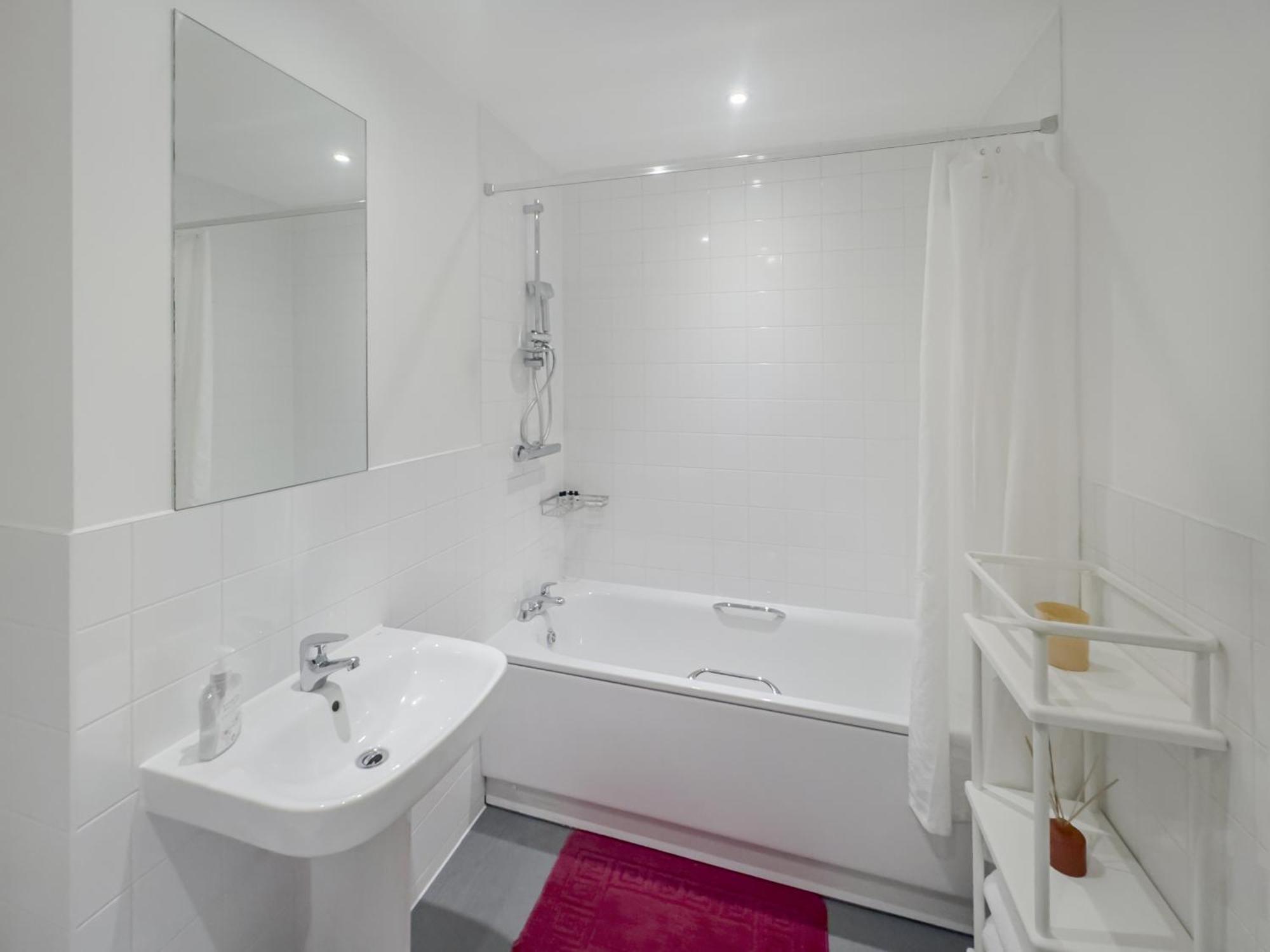 Greenwich Apartment With A River View & Balcony Near The 02 Arena & North Greenwich With Free Wifi & Fast Links Into Central Londen Buitenkant foto
