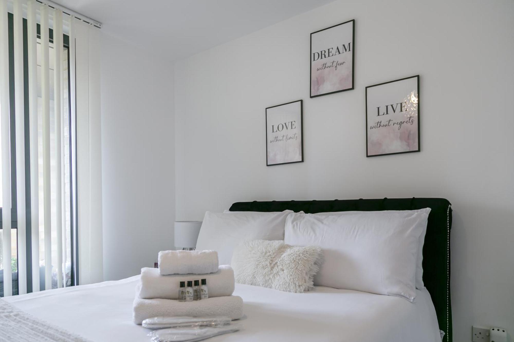 Greenwich Apartment With A River View & Balcony Near The 02 Arena & North Greenwich With Free Wifi & Fast Links Into Central Londen Buitenkant foto